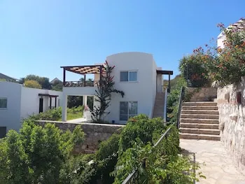Ibak Sunny Houses