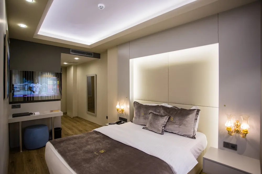 Deluxe Double Room with Istiklal Street View