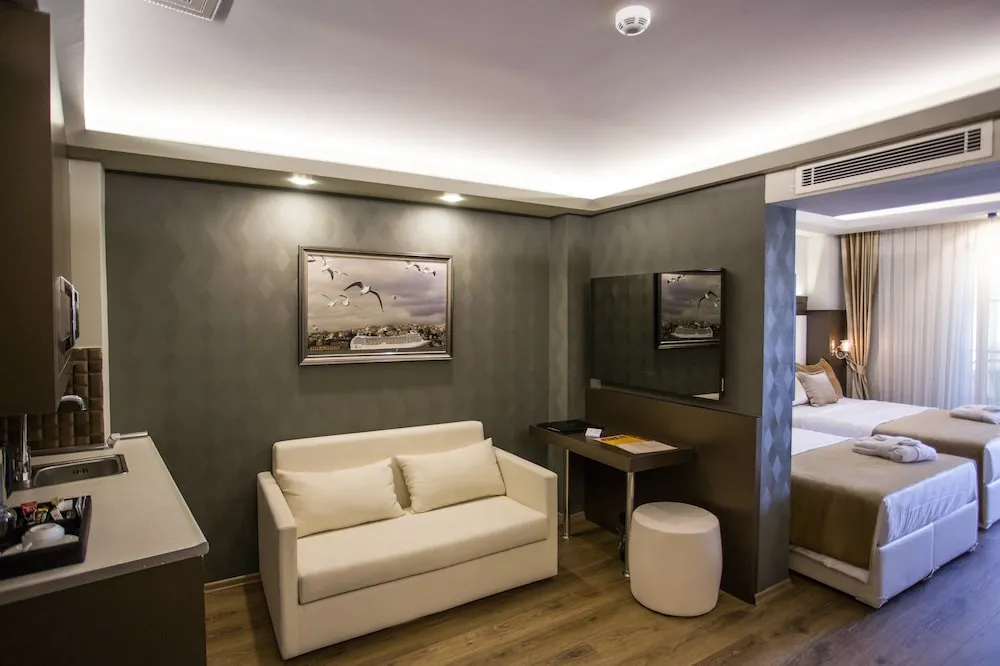 Deluxe Suite with Jacuzzi
