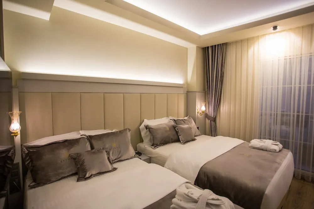 Deluxe Suite with Jacuzzi