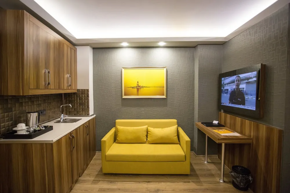 Deluxe Suite with Jacuzzi