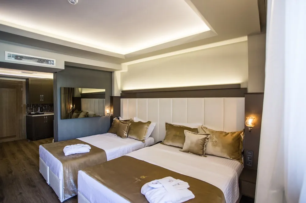 Deluxe Suite with Jacuzzi