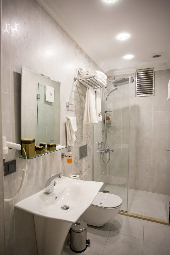 Deluxe Suite with Jacuzzi
