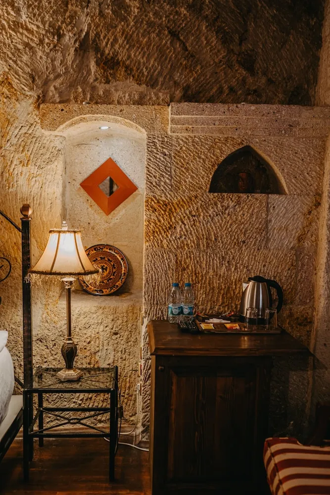 Deluxe Tek Büyük Yataklı Oda (Deluxe Cave Suite)