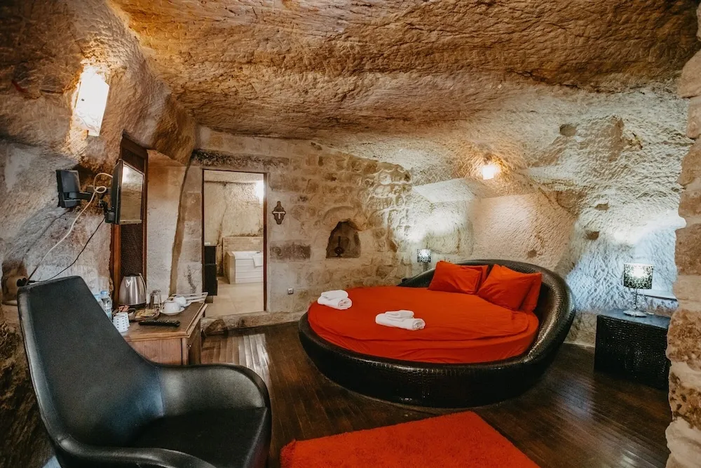 Deluxe Tek Büyük Yataklı Oda (Deluxe Cave Suite)