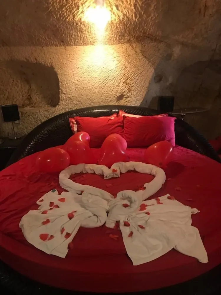 Deluxe Tek Büyük Yataklı Oda (Deluxe Cave Suite)