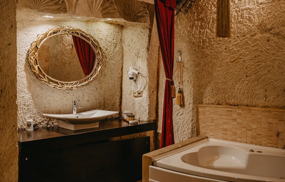 Deluxe Tek Büyük Yataklı Oda (Deluxe Cave Suite)