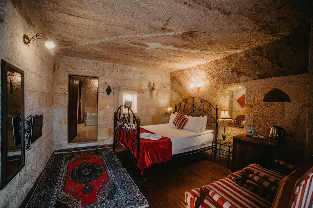 Deluxe Tek Büyük Yataklı Oda (Deluxe Cave Suite)