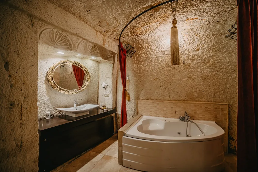 Deluxe Tek Büyük Yataklı Oda (Deluxe Cave Suite)