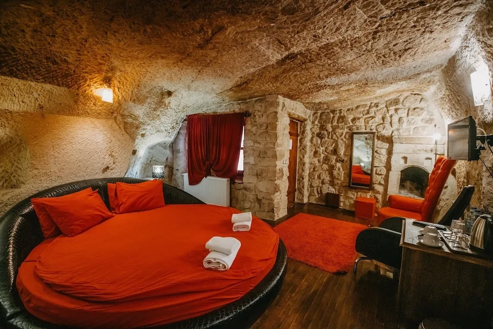 Deluxe Tek Büyük Yataklı Oda (Deluxe Cave Suite)