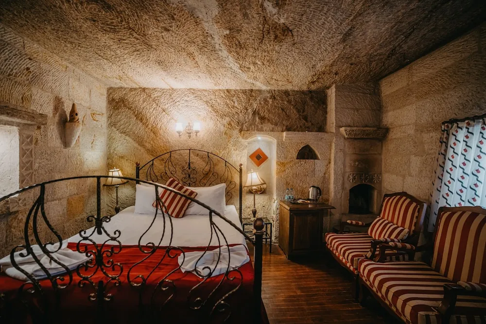 Deluxe Tek Büyük Yataklı Oda (Deluxe Cave Suite)