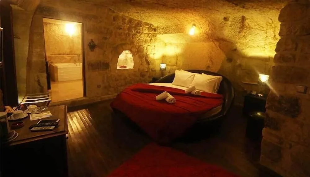 Deluxe Tek Büyük Yataklı Oda (Deluxe Cave Suite)