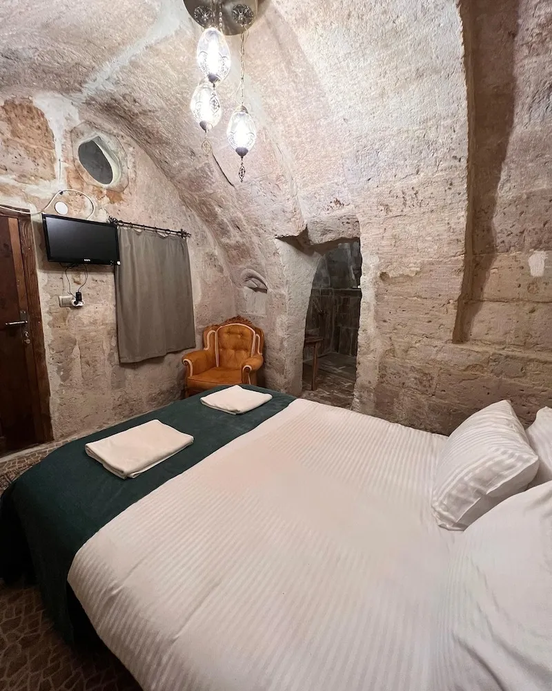 Deluxe Tek Büyük Yataklı Oda (Deluxe Cave Room)