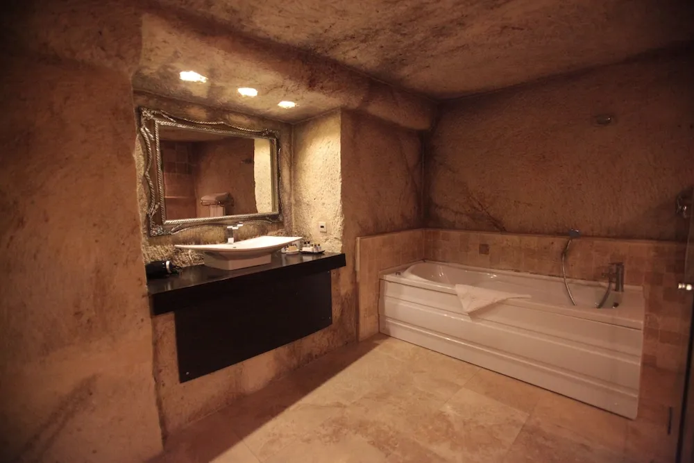 Deluxe Tek Büyük Yataklı Oda (Deluxe Cave Room)