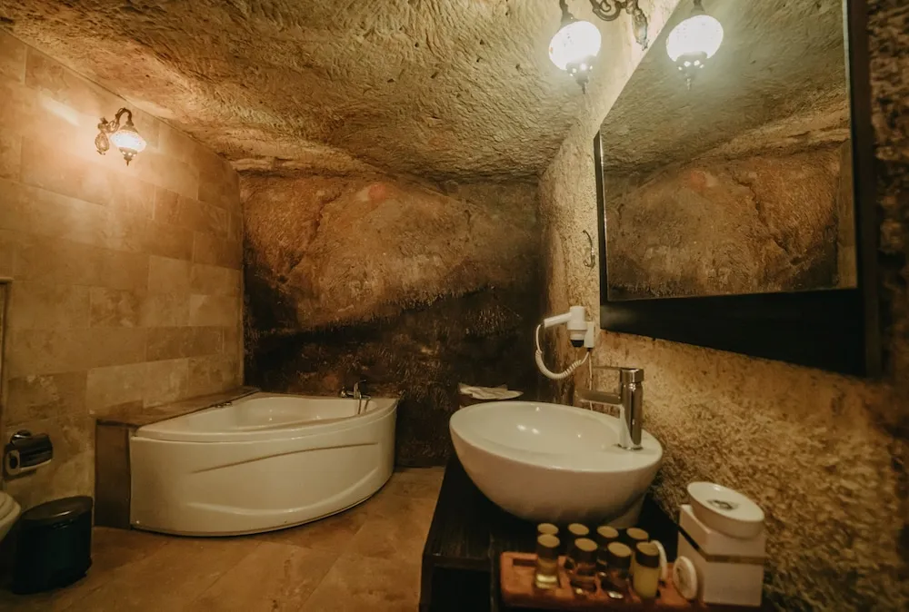 Deluxe Tek Büyük Yataklı Oda (Deluxe Cave Room)