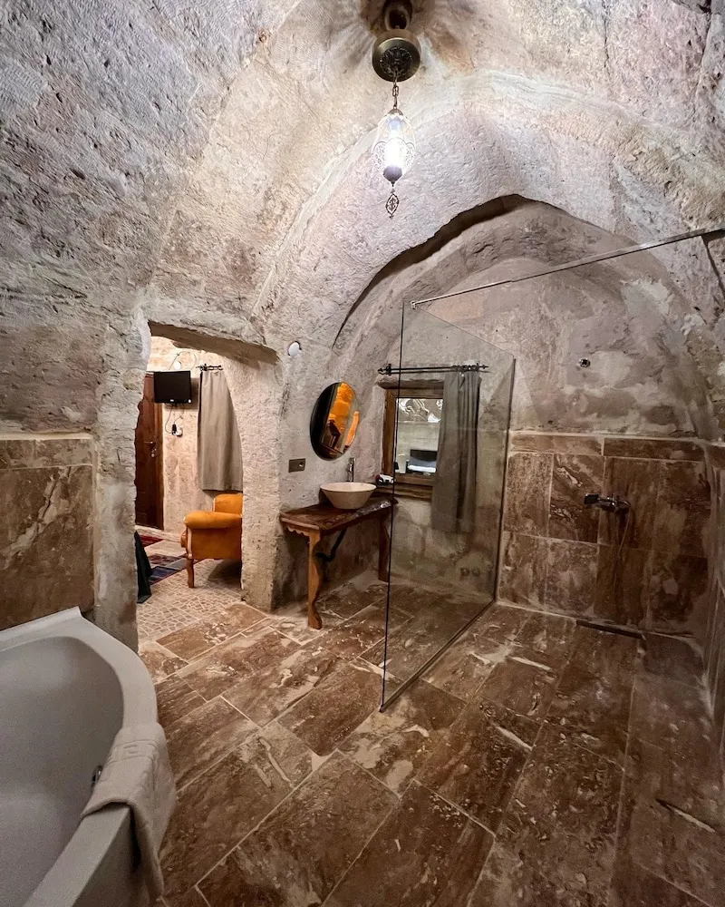 Deluxe Tek Büyük Yataklı Oda (Deluxe Cave Room)