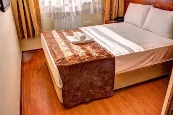 Hotel Real Life