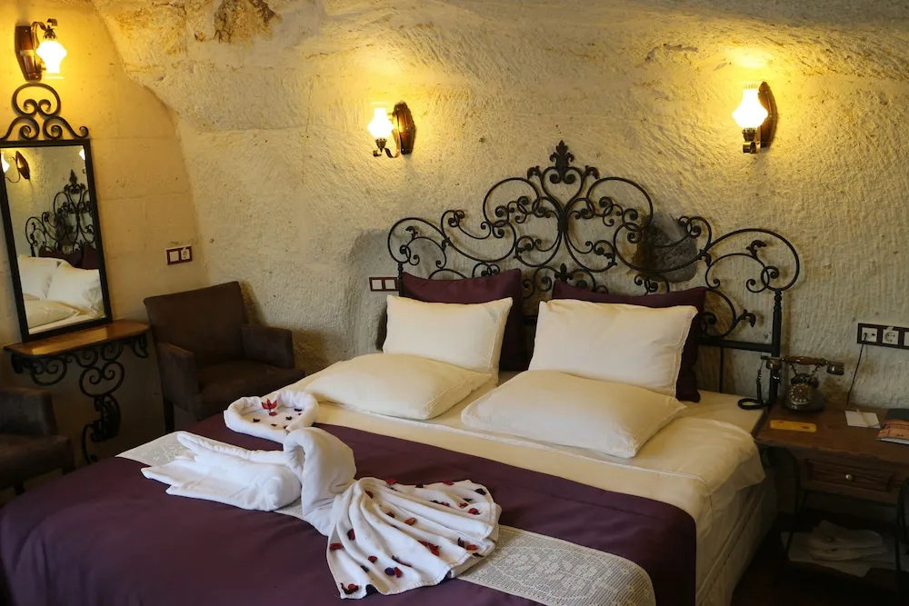 Honeymoon Room