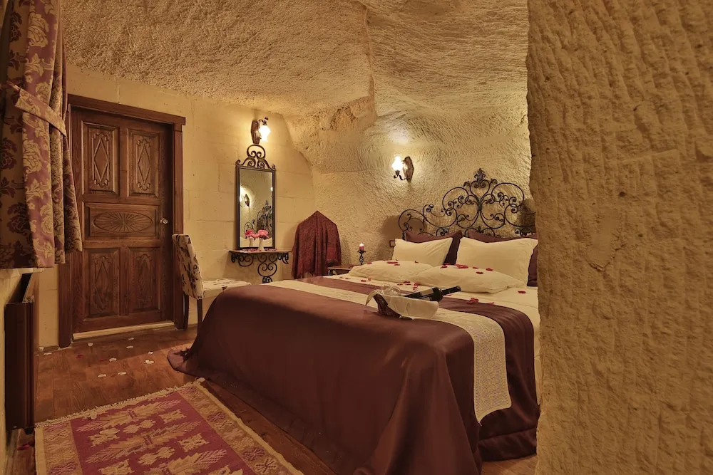 Honeymoon Room
