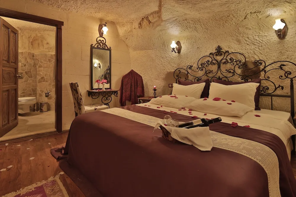 Honeymoon Room
