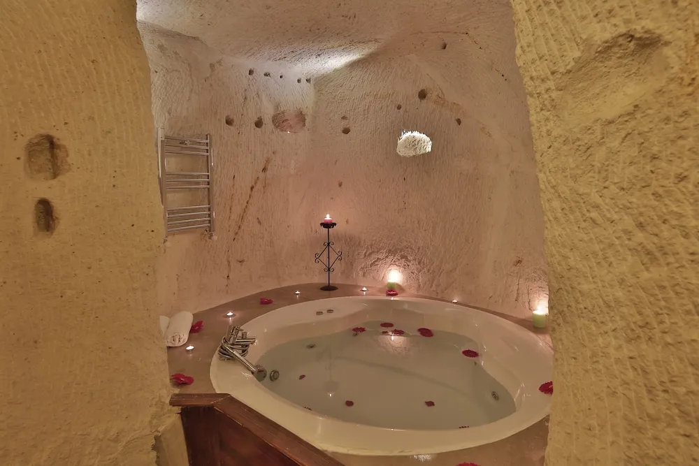 Honeymoon Room