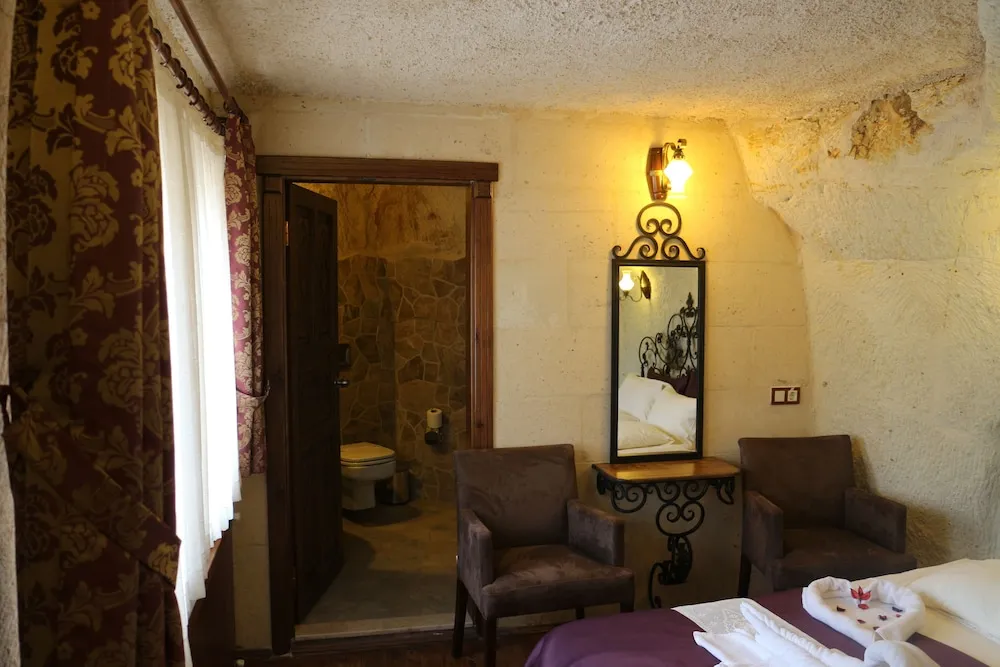 Honeymoon Room