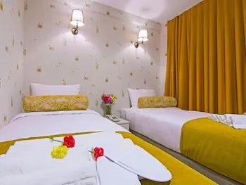 Kuzen Otel - Yetişkin Oteli
