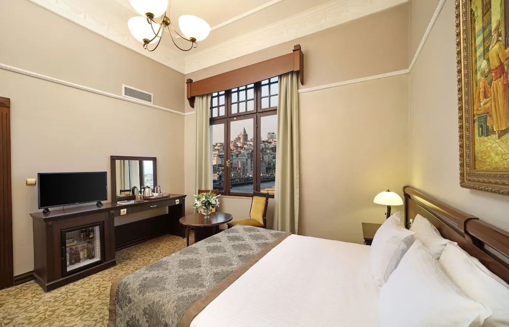 Deluxe Room, King / Twin, Bosphorus View