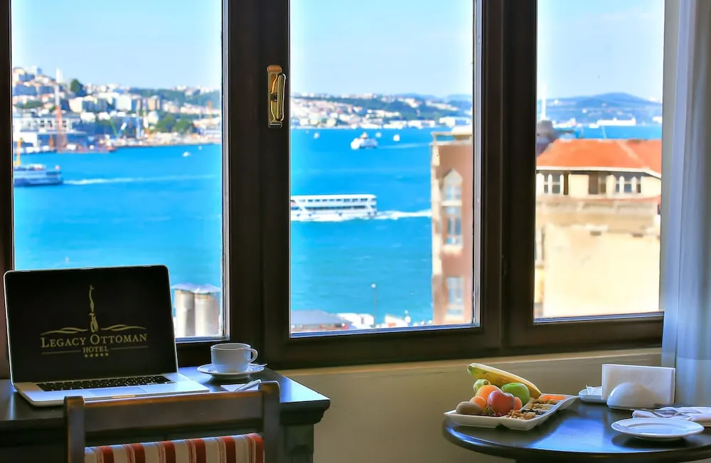 Deluxe Room, King / Twin, Bosphorus View