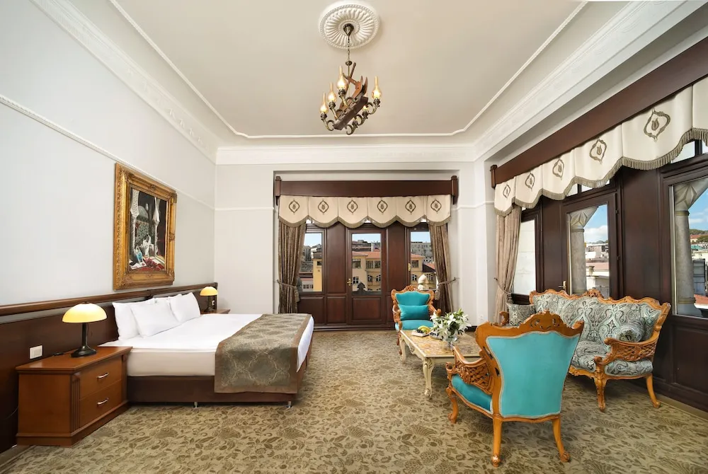 Junior Suite, Super King, Jacuzzi, City view