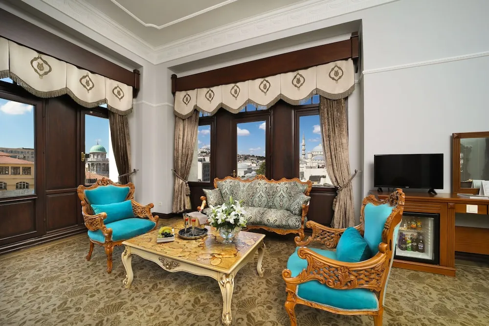 Junior Suite, Super King, Jacuzzi, City view