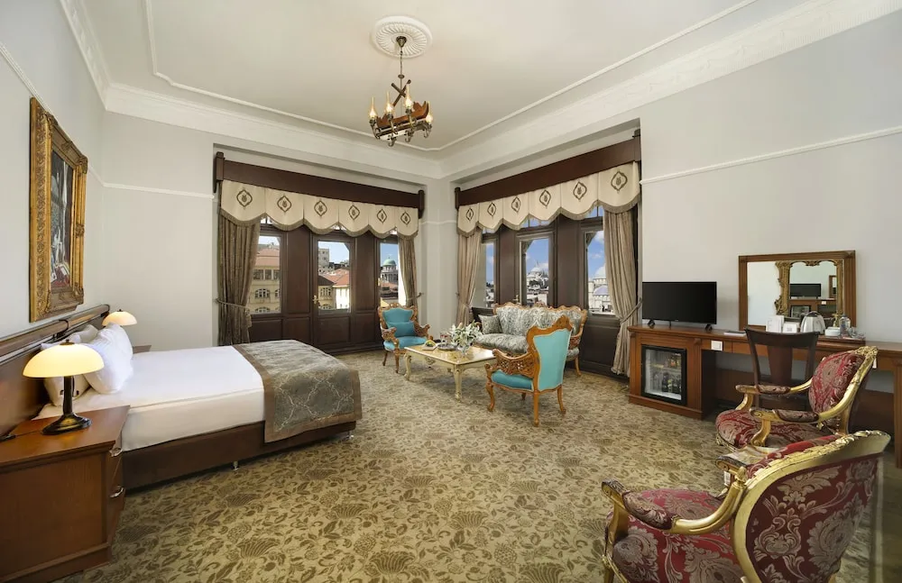 Junior Suite, Super King, Jacuzzi, City view