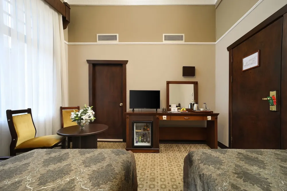 Superior Room, Queen / Twin