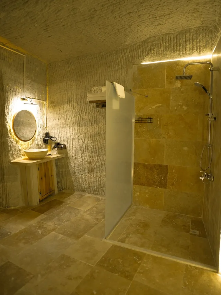 Traditional Stüdyo Süit