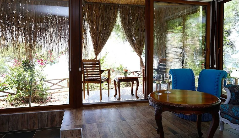Deluxe Suite Begonville - Sea View