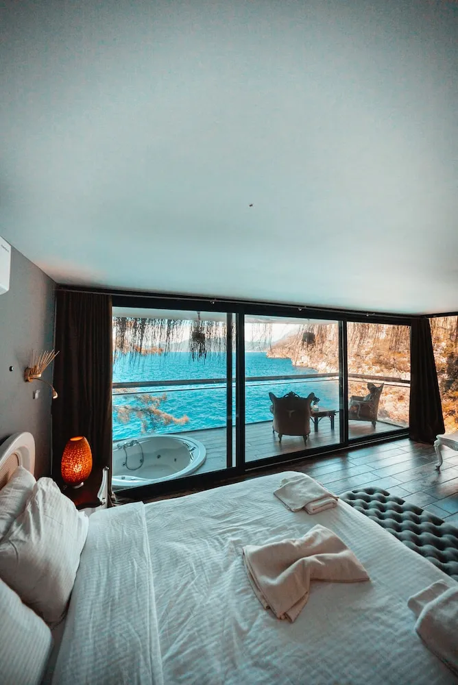 Honeymoon Suite with jacuzzi - Sea View