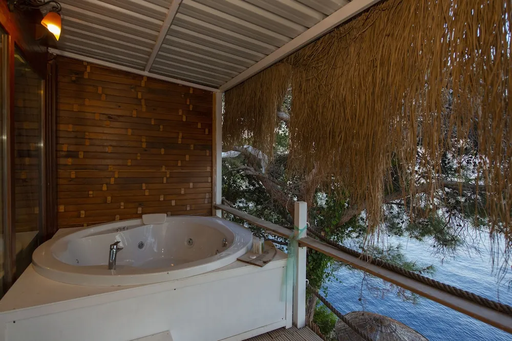 Honeymoon Suite with jacuzzi - Sea View