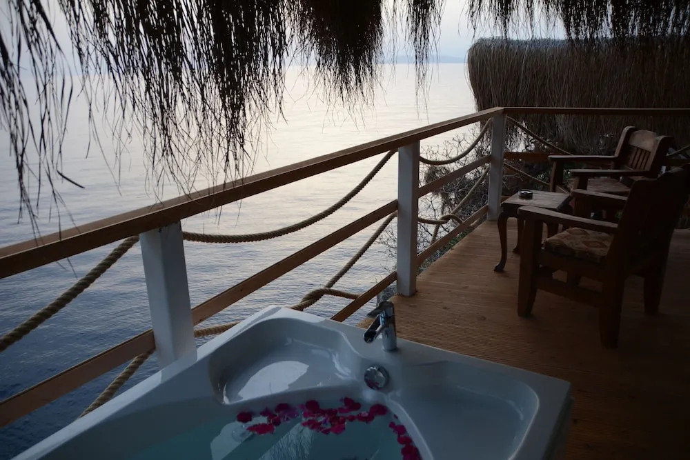 Honeymoon Suite with jacuzzi - Sea View