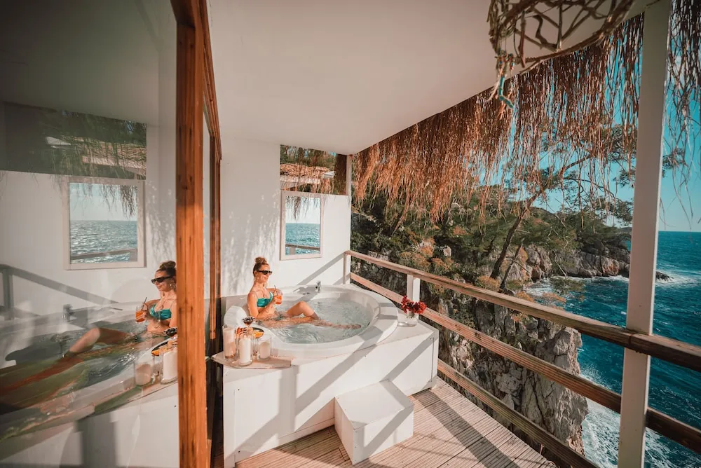 Honeymoon Suite with jacuzzi - Sea View