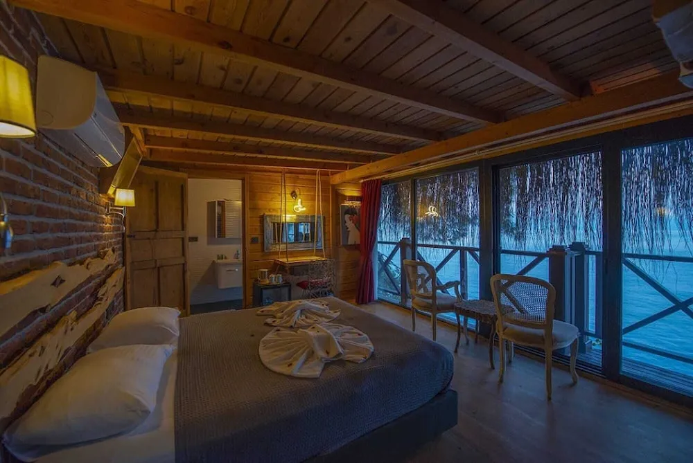 Honeymoon Suite - Sea View