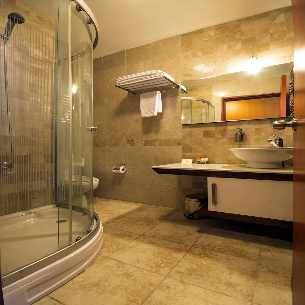 Standard Tek Büyük veya İki Ayrı Yataklı Oda, Balkon