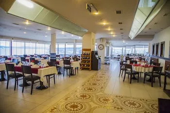 Çanak Hotel