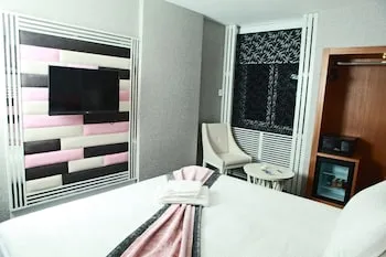 Manhattan Hotel