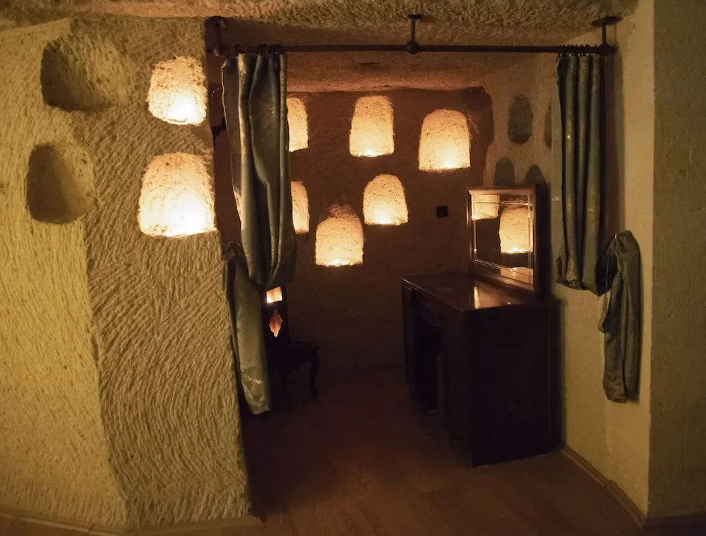 King Family Cave Suite