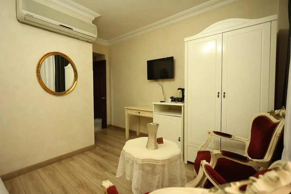 Deluxe Tek Büyük Yataklı Oda
