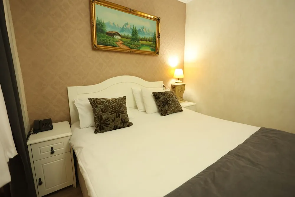 Deluxe Tek Büyük Yataklı Oda