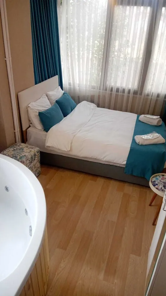 Jakuzili Standart Oda