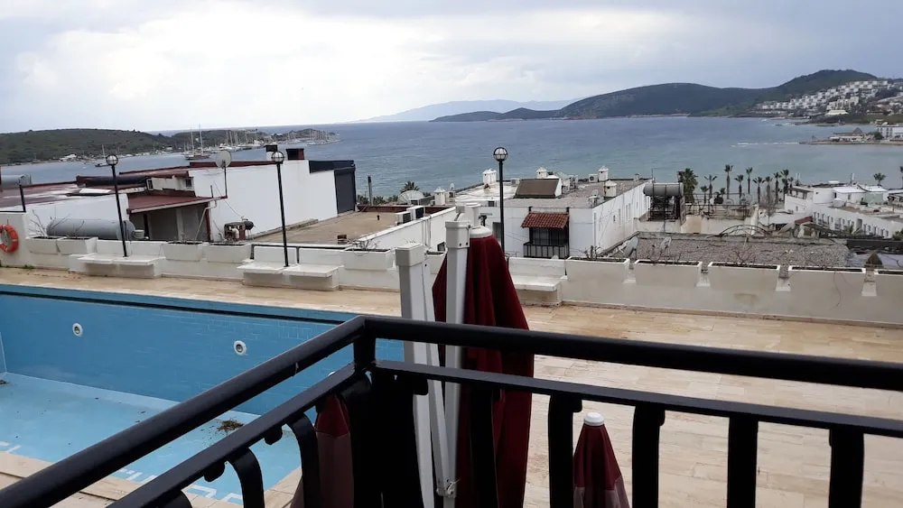 Üç Kişilik Oda, 3 Tek Kişilik Yatak, Deniz Manzaralı