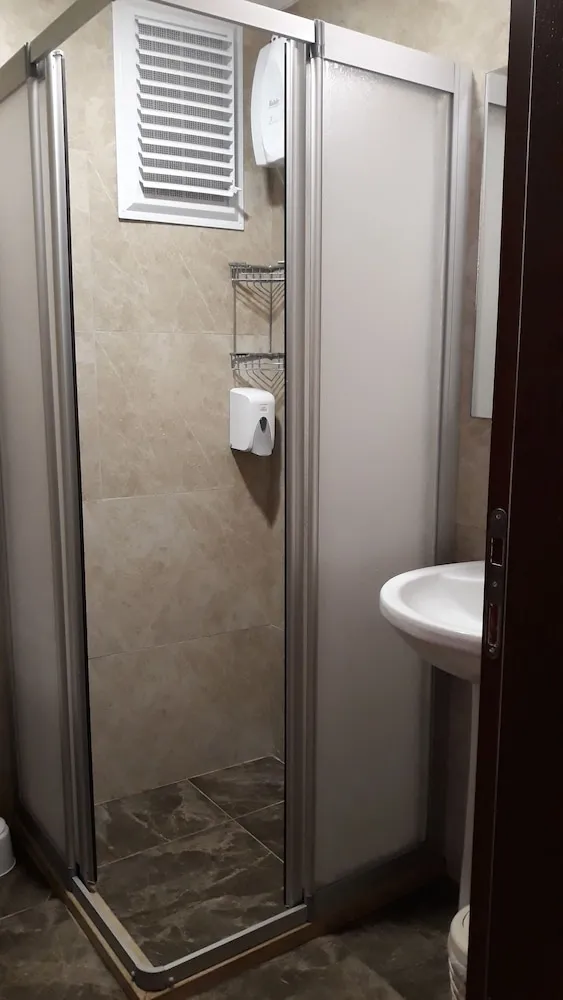 Üç Kişilik Oda, 3 Tek Kişilik Yatak