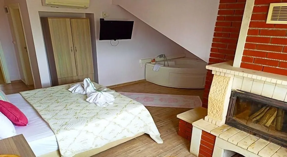 Deluxe Tek Büyük Yataklı Oda, 1 Çift Kişilik Yatak, Sıcak Su Küveti